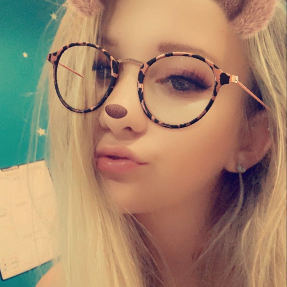 Meet your Posher, Sasha